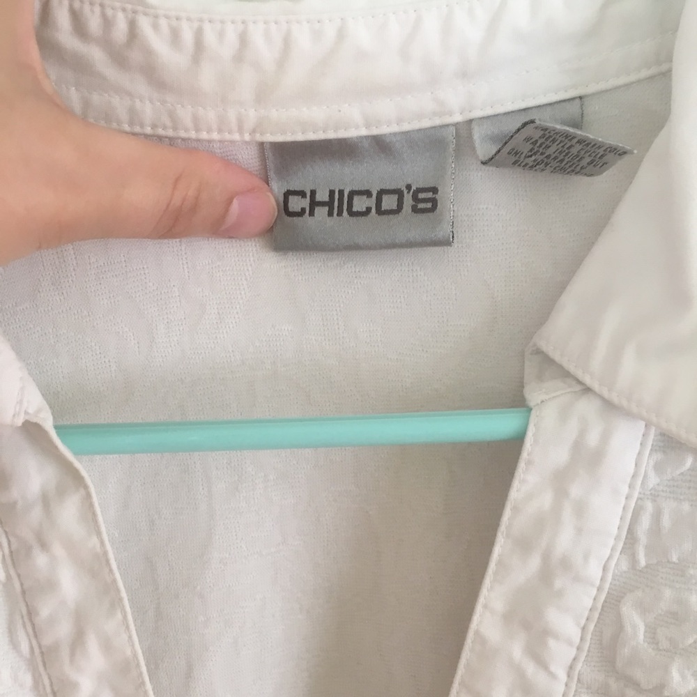 White button blouse - Picture 2 of 5
